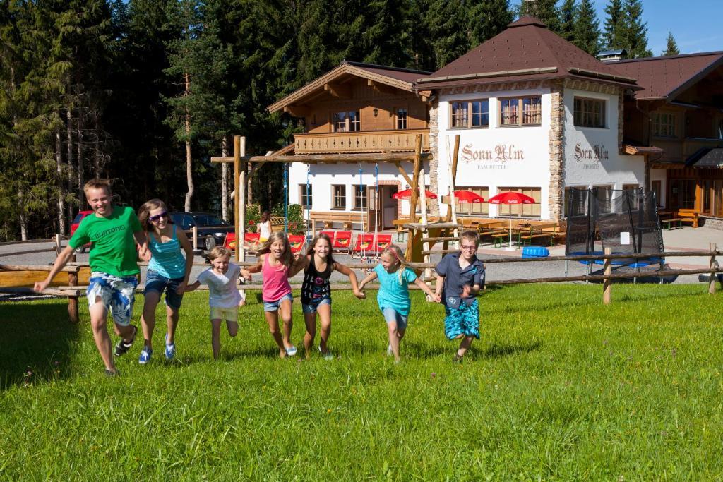 Hotel Sonnalm à Altenmarkt im Pongau Extérieur photo